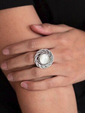 Paparazzi Jewelry Accessories - Gardenia Glow - White Ring - Vintage